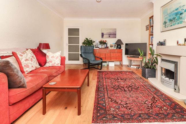 84 Arundel Drive, Bedford photo 4
