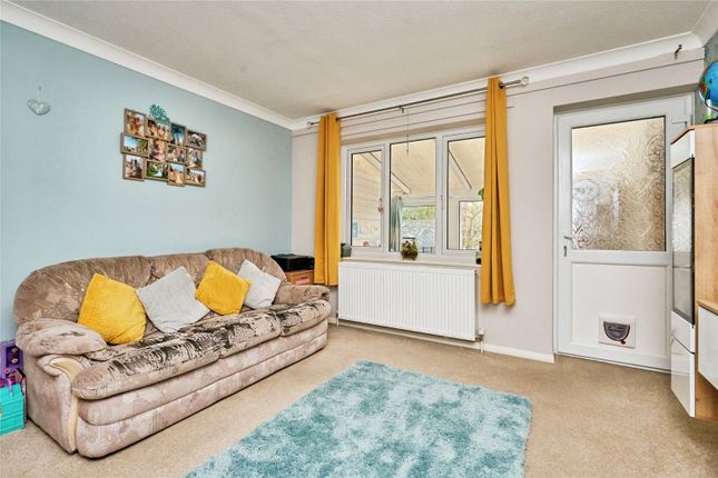 6, Hawthorn Close, Isle of Wight photo 4