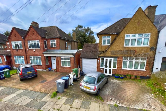 89, Vista Way, Harrow photo 3