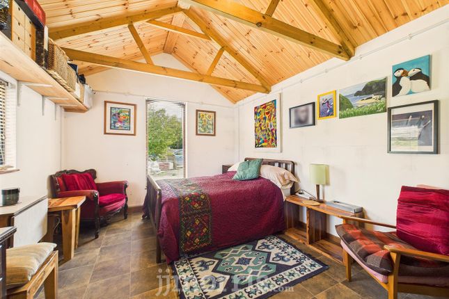Bed/Sitting Room