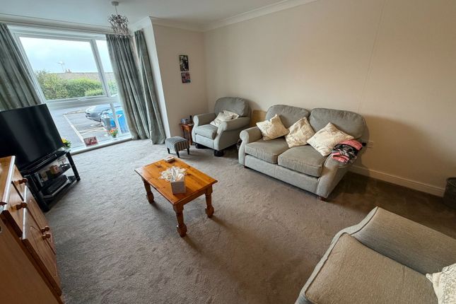 98, Whitley Court, Hayes Road, Paignton, TQ4 5XY photo 3