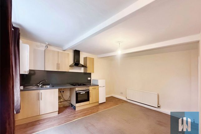 206, Blackmoorfoot Road, Huddersfield photo 2
