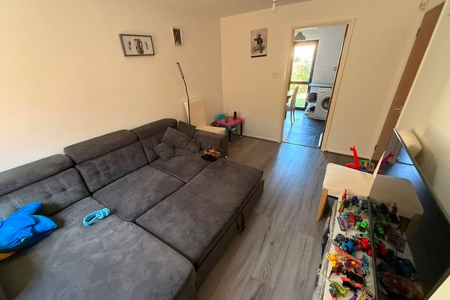 4, Loughman Close, Bristol photo 2