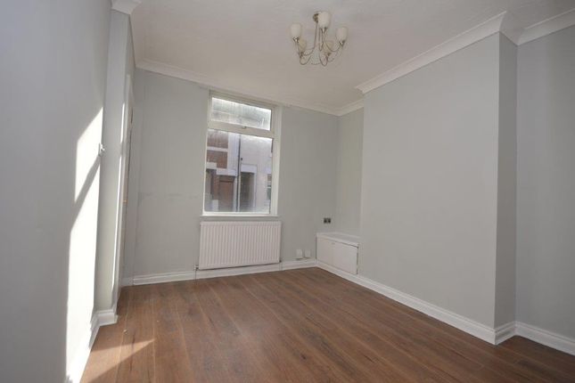 77, KETTERING photo 3