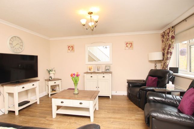 4, Larch Drive, Llantrisant photo 3