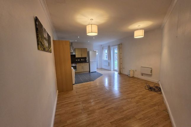 Upper Elmers End Road, Beckenham photo 3