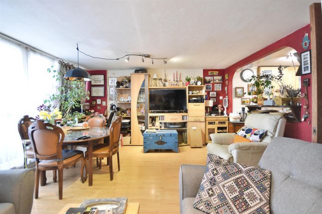 35, Distillery Walk, Brentford photo 2