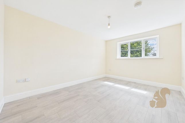 12, Hainault Close, Colchester photo 4