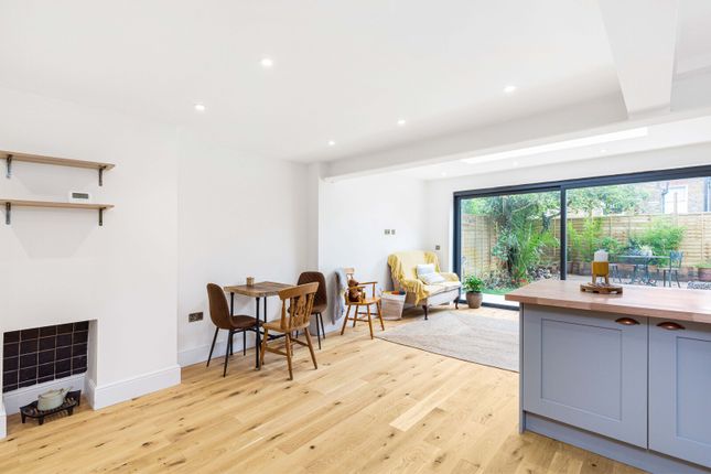 Flat for sale in Cromford Road, Putney, London