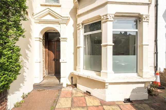 Top Floor Flat, 268, Wightman Road, London photo 4
