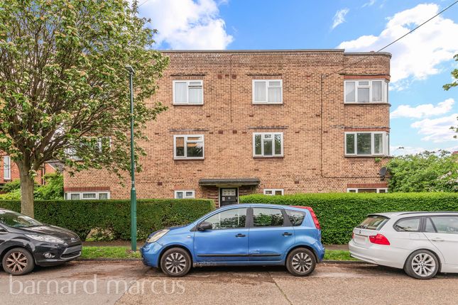 Thumbnail Flat for sale in Lymescote Gardens, Sutton