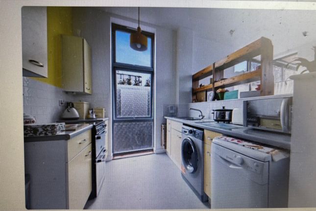 Flat 53, Martlesham Walk, London photo 2