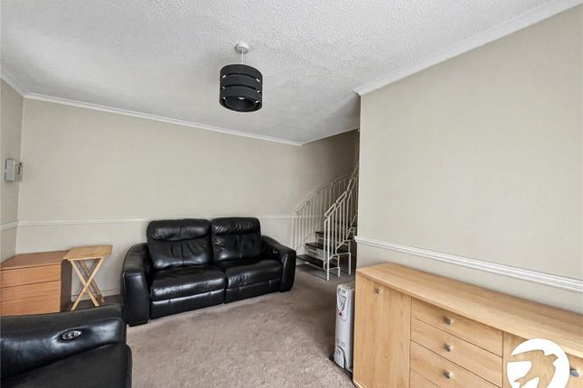 20, Yew Tree Close, Kent photo 4