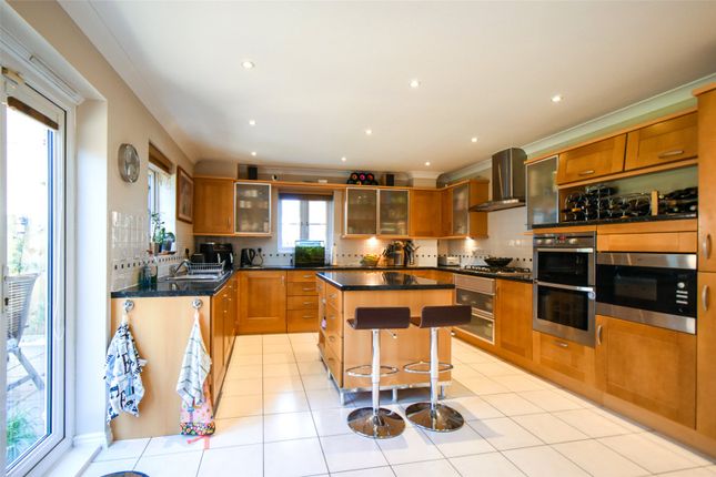 20, Athoke Croft, Hampshire photo 2