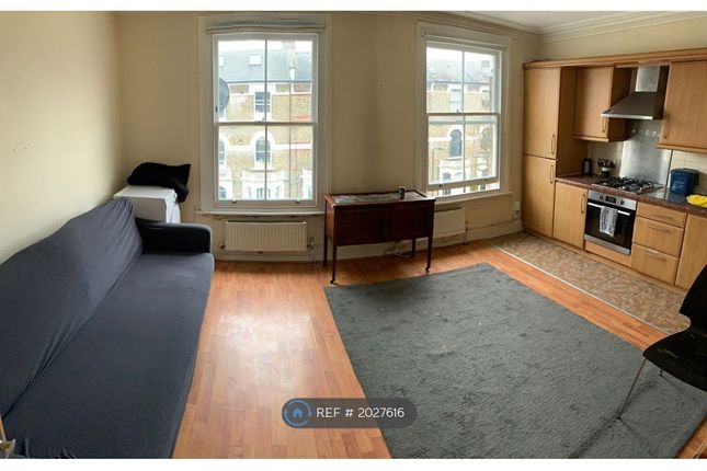 Flat to rent in Digby Crescent, London