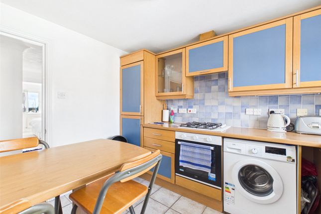 31, Merton Court, Brighton Marina photo 4
