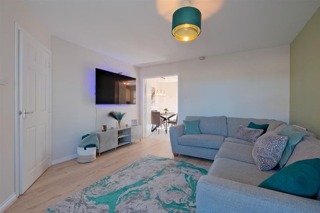 12, St Abbs Way, Chapelhall photo 3
