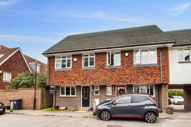 46 Baker Crescent, Dartford photo 2