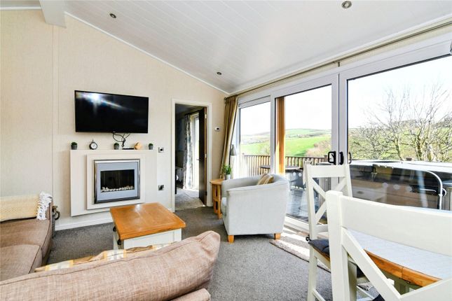 Lodge 25,, Bossiney, Cornwall photo 4