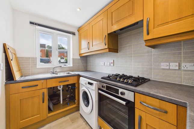 6 Mill Avenue. Copplestone, Crediton photo 2