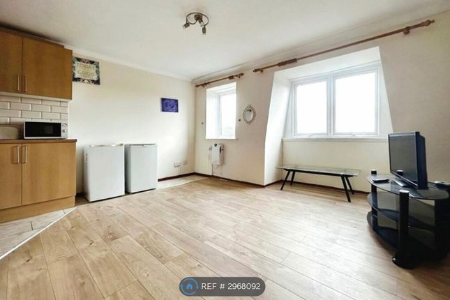 Ibotson Court, Poyle Road, Slough photo 5