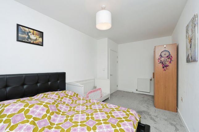 Flat 104 Perkins House, 36, Tudway Road, London photo 4
