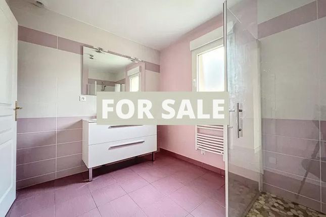 Detached house for sale in Pontmain, Pays-De-La-Loire, 53220, France