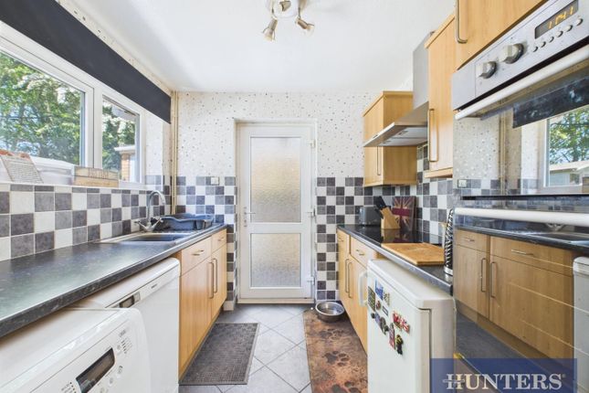 95, Harewood Avenue, Bridlington photo 3