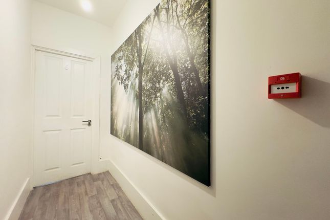Room 6 139 Tennyson Road, Luton photo 3