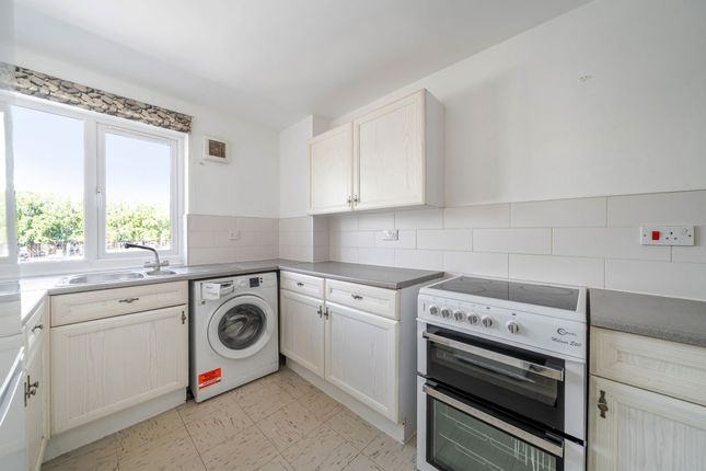 Flat C, 6 Dunnage Crescent, London, London, London photo 4