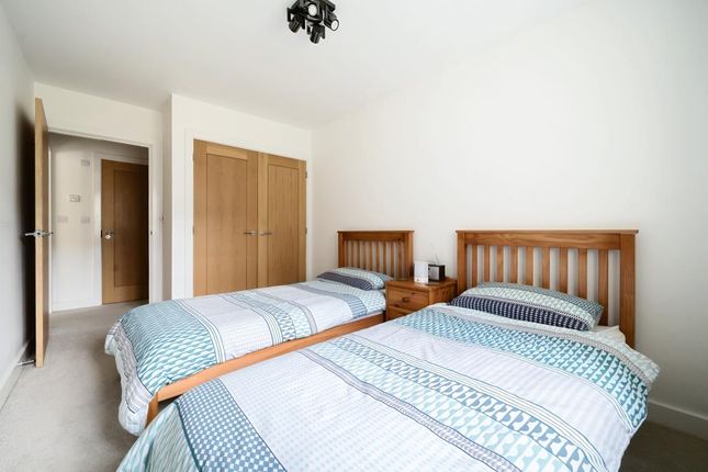 Flat for sale in Kennington, Oxford