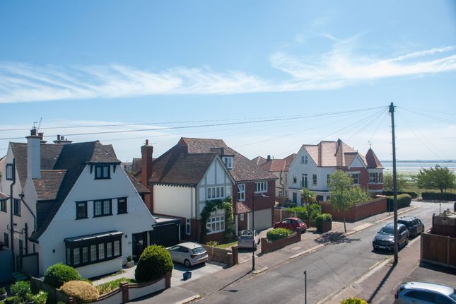 Thumbnail Flat to rent in Vernon Court, Vernon Road, Leigh-On-Sea