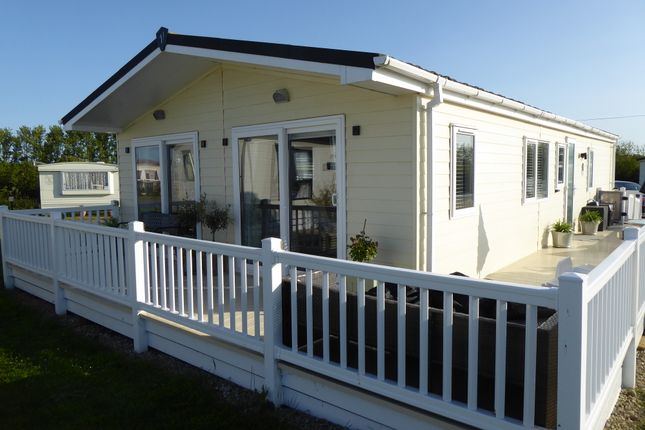 Thumbnail Mobile/park home for sale in Widemouth Fields Leisure Park Farm, Bude, Cornwall