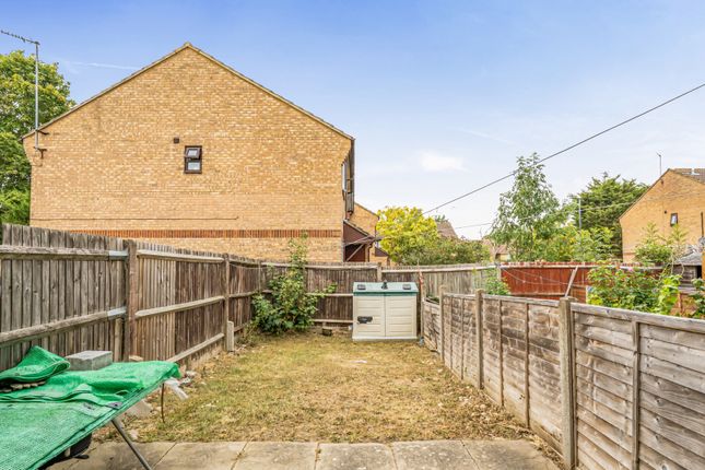 12, Monks Close, Harrow photo 4