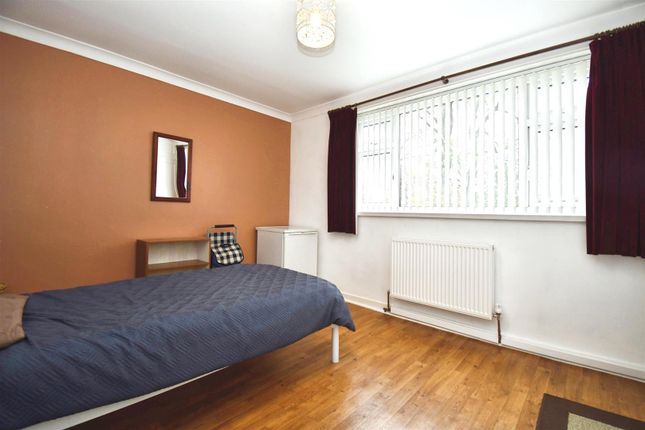 6 Minster Court, Holderness Road, Hull photo 4
