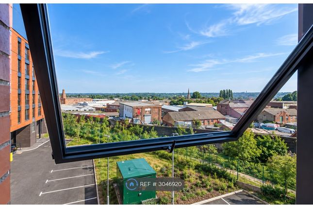 Apartment, Ford Lane, Salford photo 4