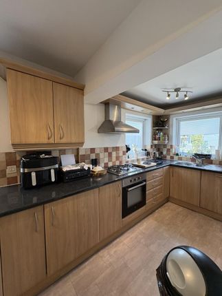 52, Walmer Road, Lowestoft photo 4