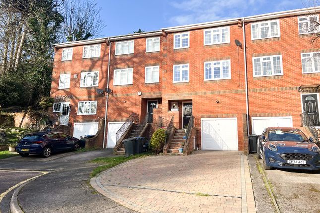 Thumbnail Town house for sale in Spindlewood Gardens, Croydon