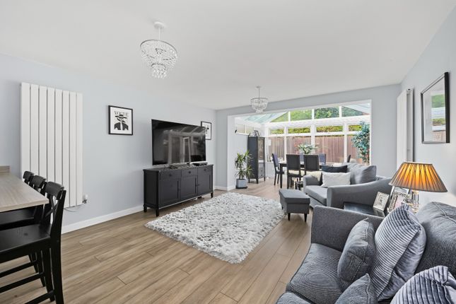 8, Magpie Close, Milton Keynes photo 3