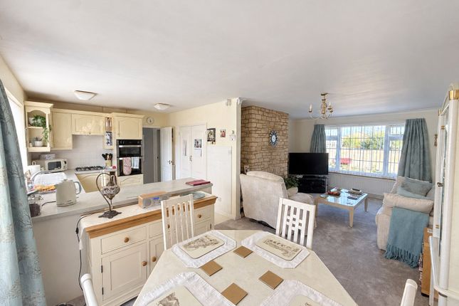 14, Budbury Close, Bradford On Avon photo 4