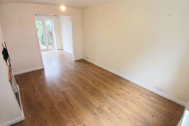90, St. Margarets, STEVENAGE photo 5