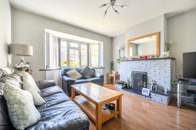 4, Elizabeth Way, Slough photo 3