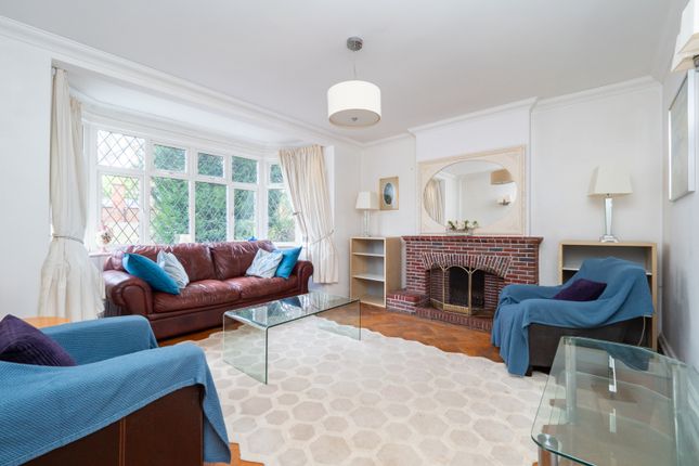 8, Croft Road, Surrey photo 2