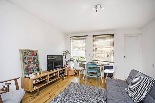 Terraced house to rent in Brownlow Road, London Fields, London