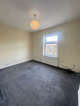 67, Oak Street, Colne photo 4