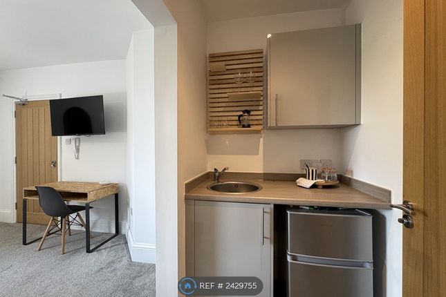 Room 4 - Ensuite + Kitchenette