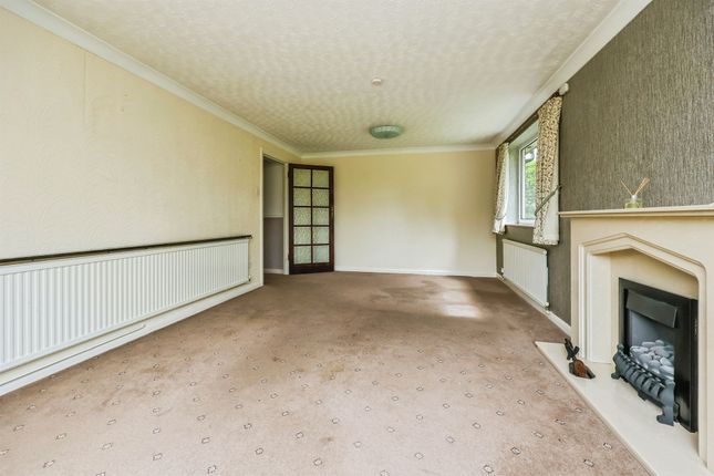 19, Dumbles Close, Ilkeston photo 4