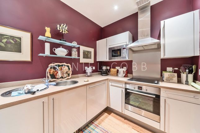 Apt 320, 8 Dean Ryle Street, London photo 2