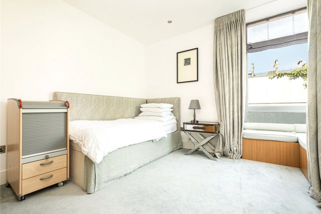 Flat for sale in Montrose House, Montrose Place