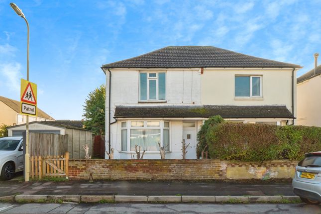 1-bed flat on 70b, Chamberlayne Road, Eastleigh, £100,000
